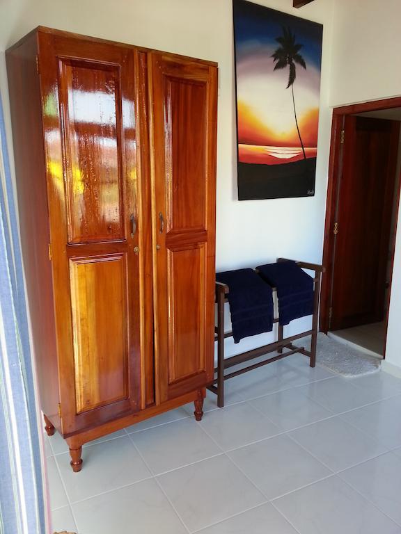 Main Reef Guest House Hikkaduwa Pokoj fotografie